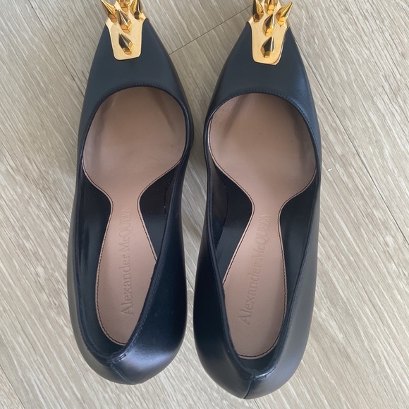 ALEXANDER MCQUEEN Punk Stud embellished leather pumps size 8 - Picture 13 of 14